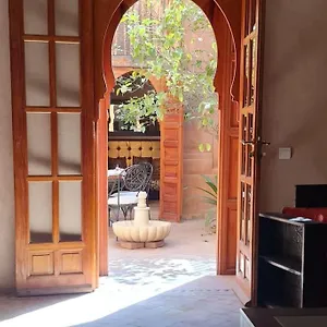 Dans Très Jolie Oliveraie Marrakesh
